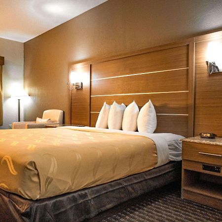 Quality Inn & Suites Near Six Flags - Austell Dış mekan fotoğraf