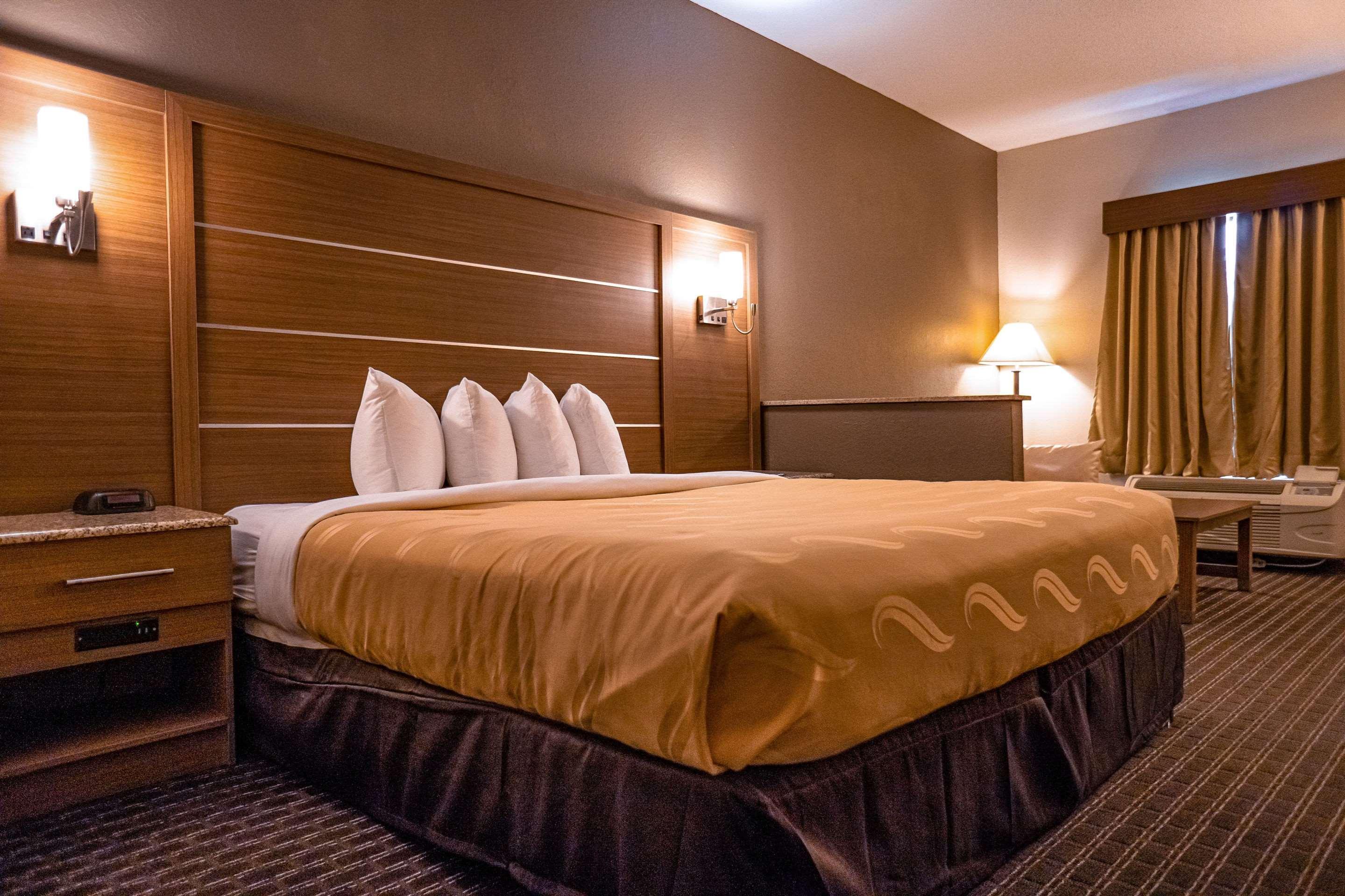 Quality Inn & Suites Near Six Flags - Austell Dış mekan fotoğraf