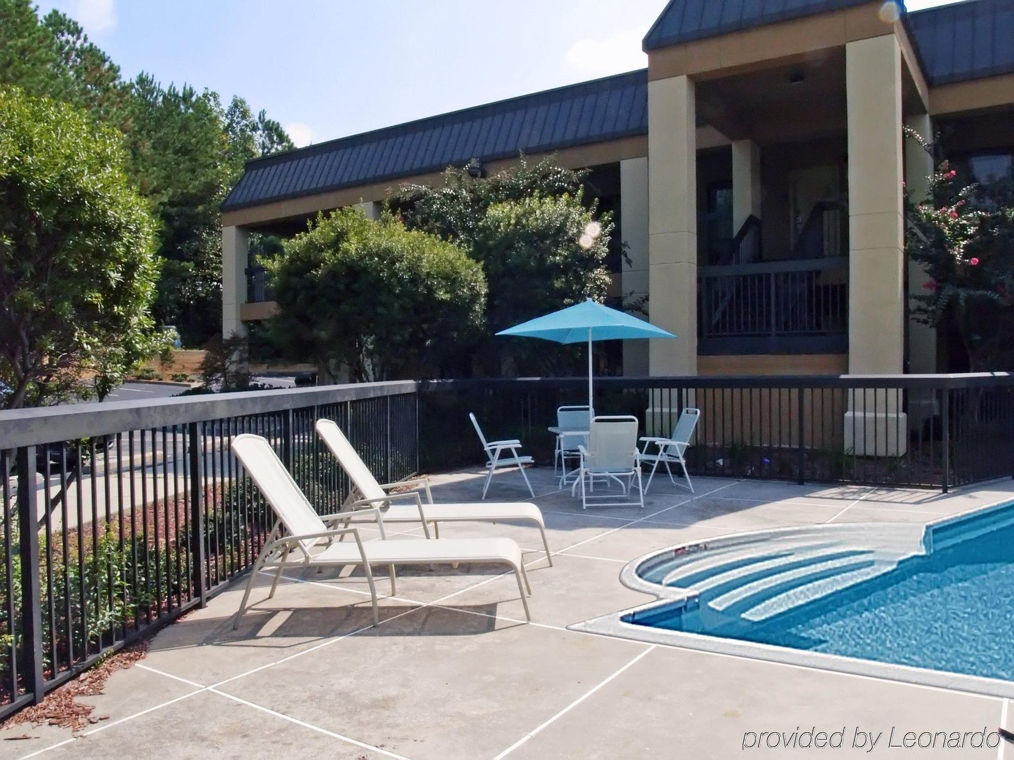 Quality Inn & Suites Near Six Flags - Austell Dış mekan fotoğraf