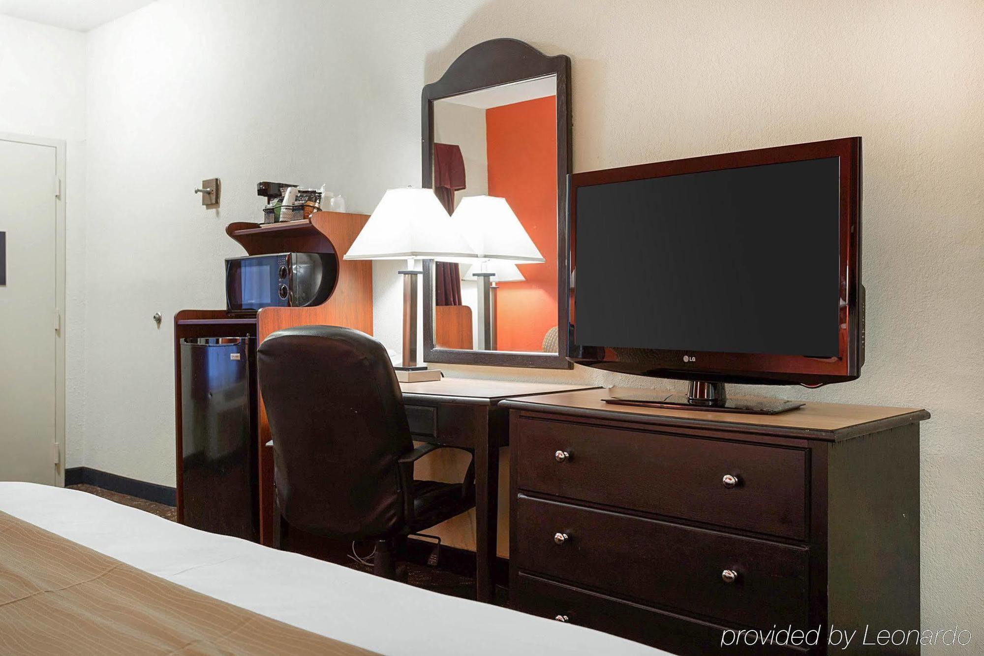 Quality Inn & Suites Near Six Flags - Austell Dış mekan fotoğraf
